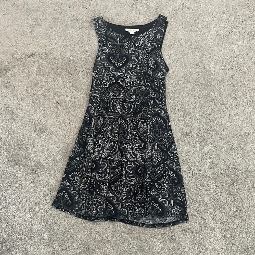 Painted threads dress, in used good condition. Only worn handful of times.